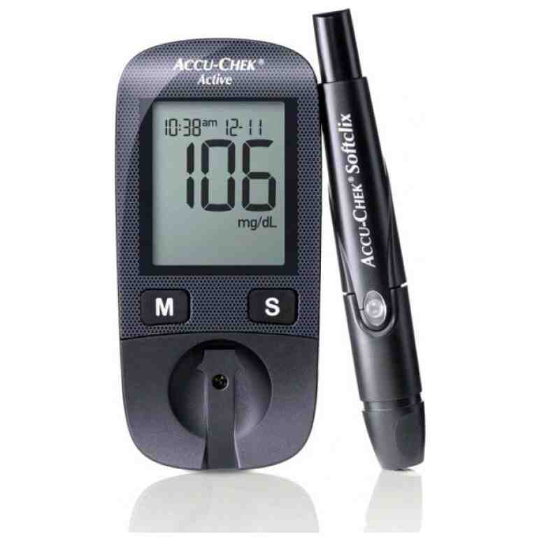 Kit glucometru Accu-Chek Active NEW
