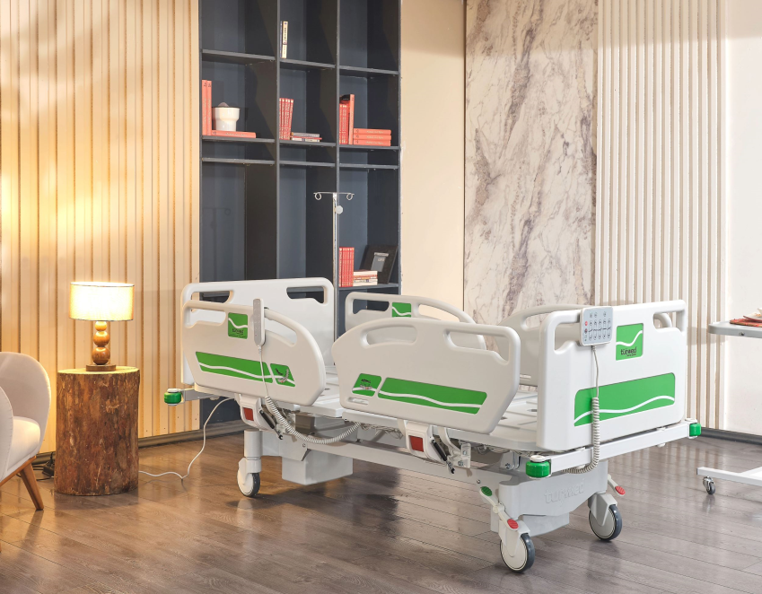 Pat spital electric cu 2 motoare pe coloana TM 4053