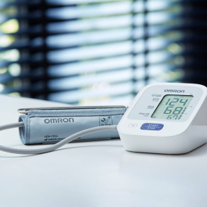 Tensiometru digital Omron M2 Basic: o alegere excelentă pentru monitorizarea tensiunii arteriale